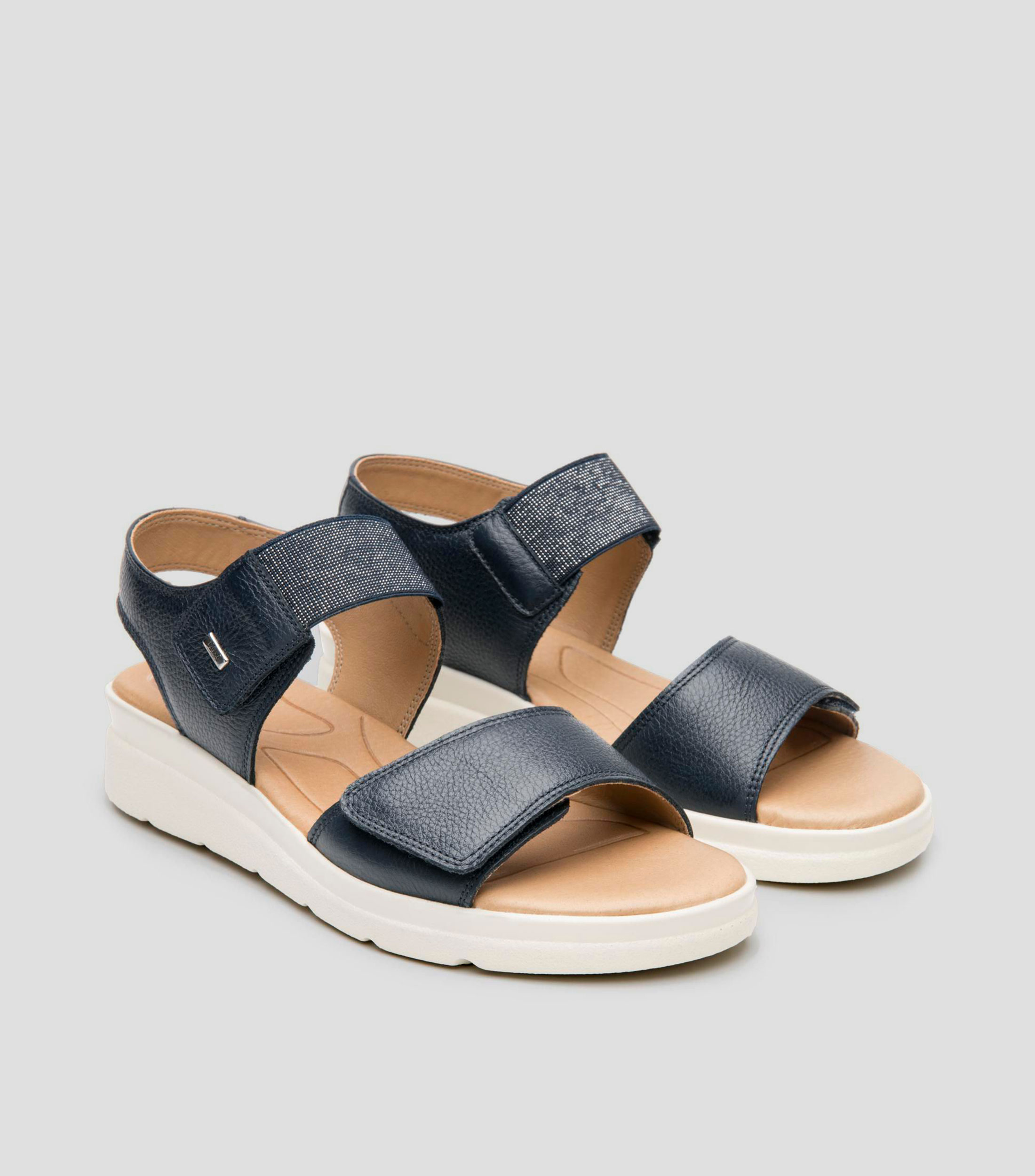 Sandalias con tacón bajo de cuña Dariana Mujer